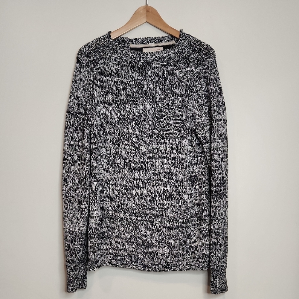 Banana Republic Men's Luxury Knit Sweater - Classic Essential - Size Medium